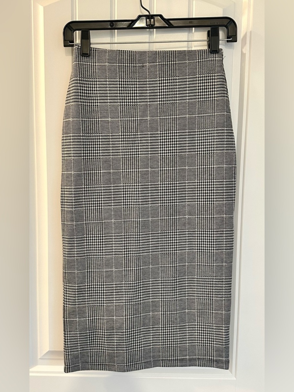 Classic Black & White Plaid Pencil Skirt